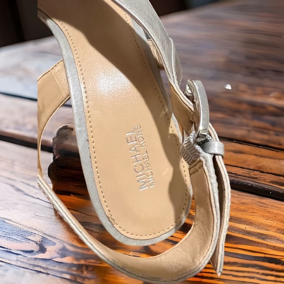 MICHAEL KORS HEELS, in Grey size 11 M- Gray - Picture 6 of 6